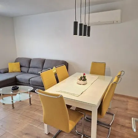 Novi Apartman Nps Pula Exterior photo