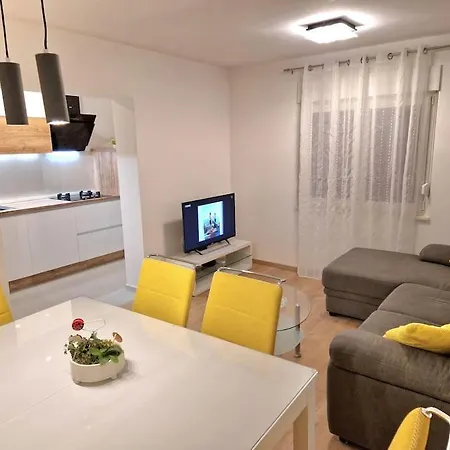 Novi Apartman Nps Pula Exterior photo