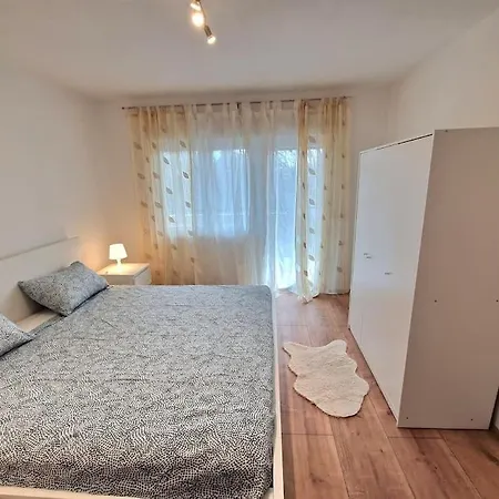 Novi Apartman Nps Pula Exterior photo