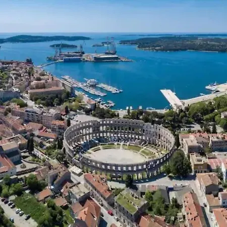 Novi Apartman Nps Pula Exterior photo